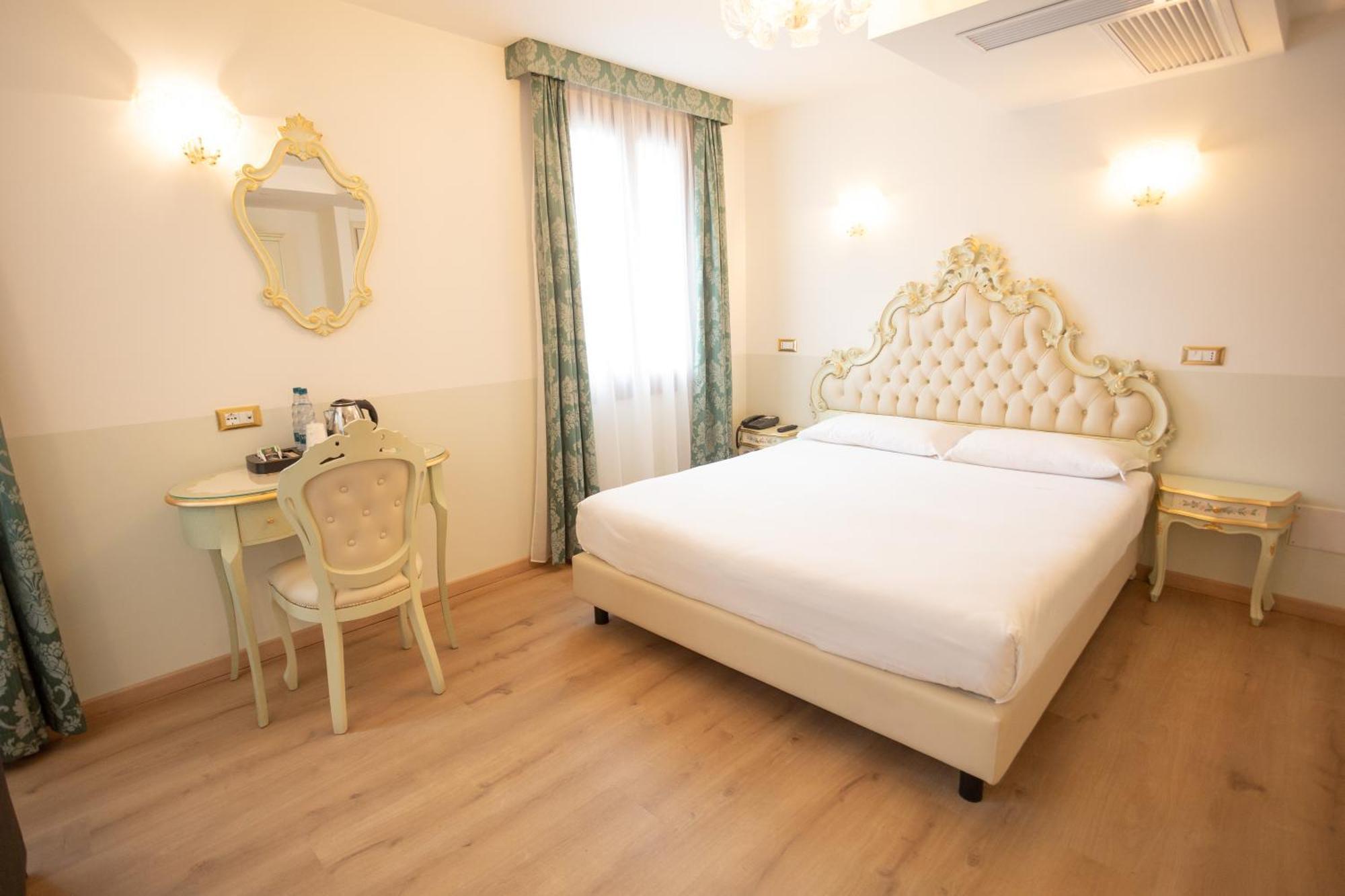 Duomo Boutique Hotel *